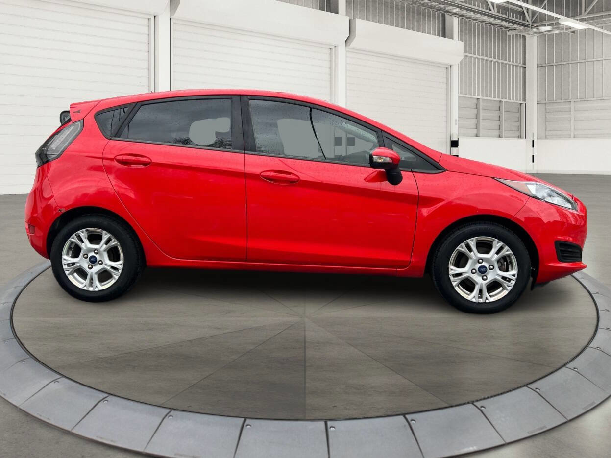 Used 2015 Ford Fiesta SE image 2