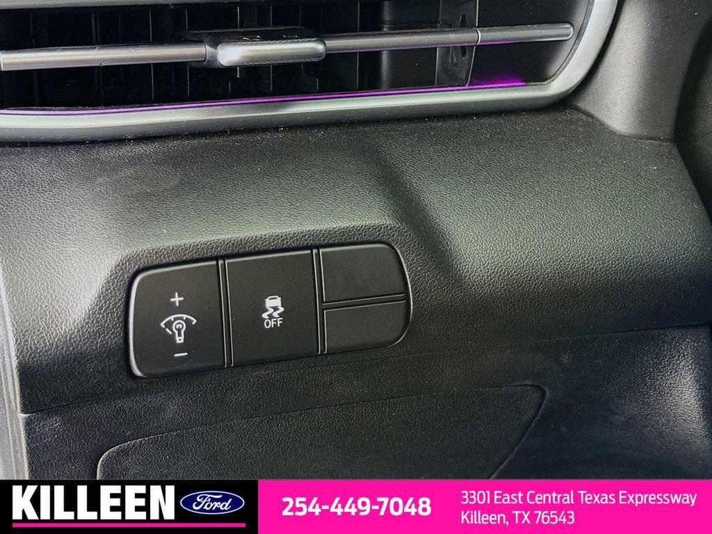 Used 2024 Hyundai Elantra SEL FWD image 9