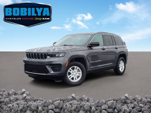 Used 2025 Jeep Grand Cherokee Laredo AWD/4WD image 1