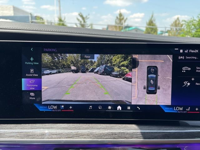 Used 2025 BMW 750e xDrive image 37