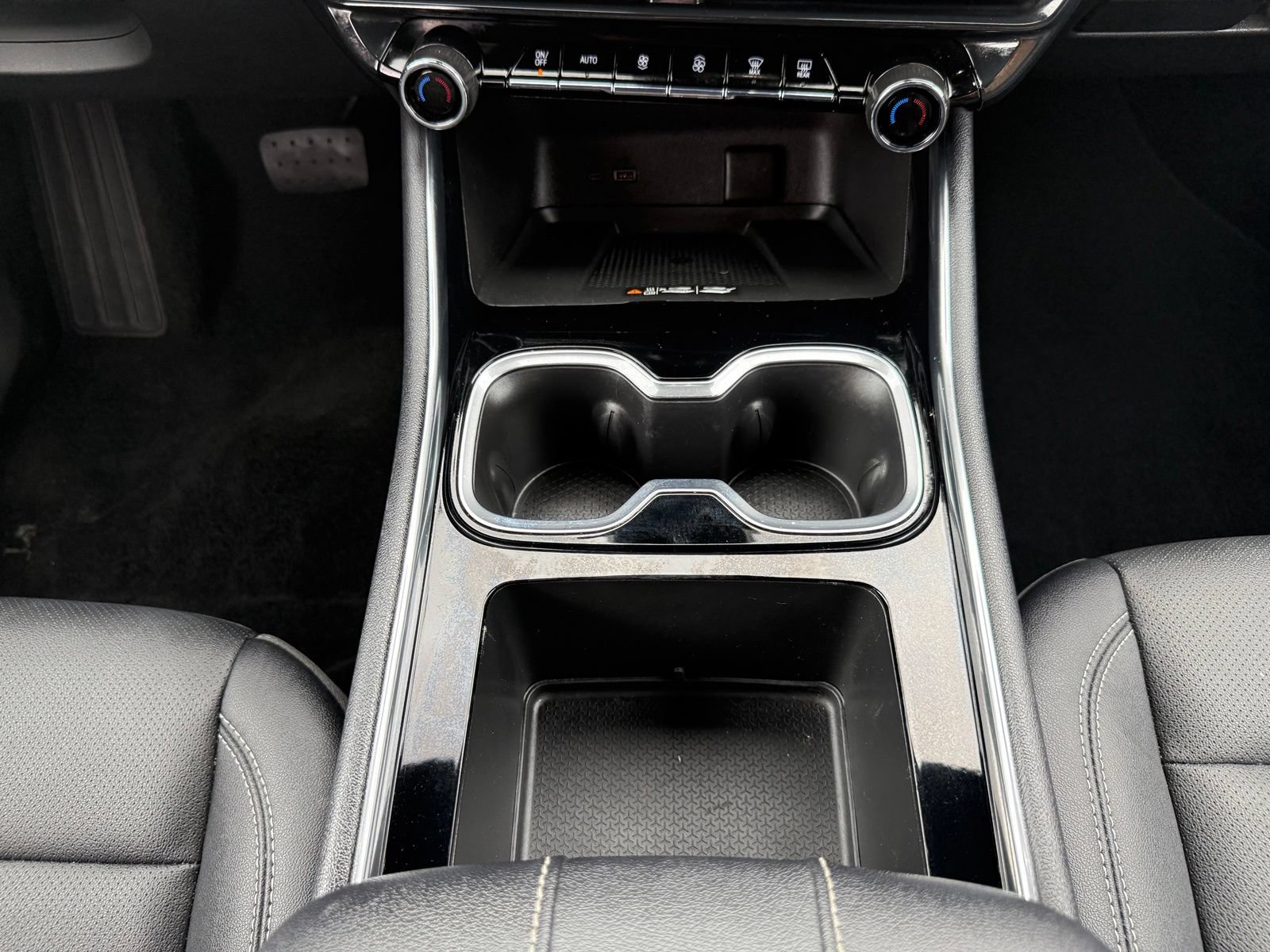 Certified 2025 Chevrolet Traverse LT FWD image 26
