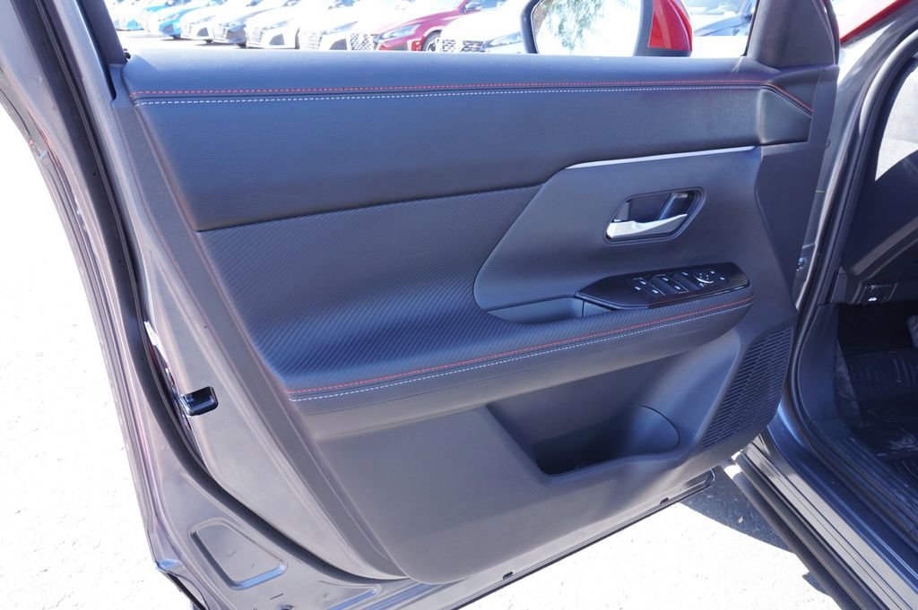 Certified 2025 Nissan Kicks SR FWD image 14