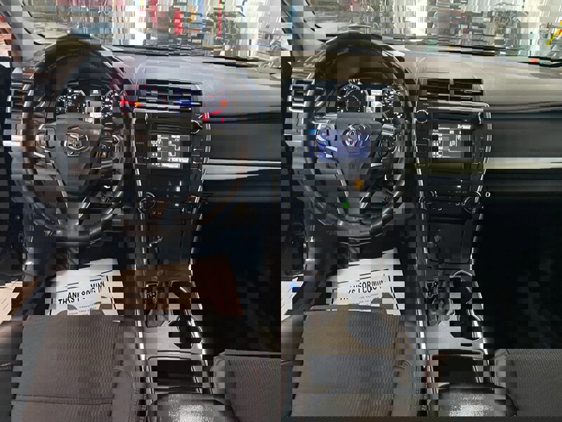 Used 2016 Toyota Camry SE FWD image 8