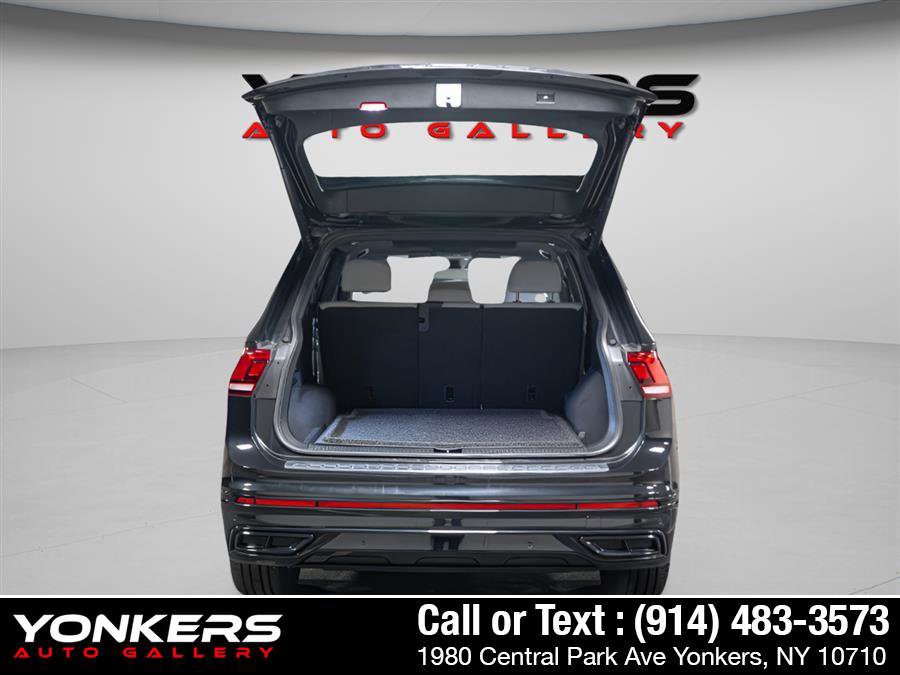 Used 2022 Volkswagen Tiguan SE R-Line AWD/4WD image 53