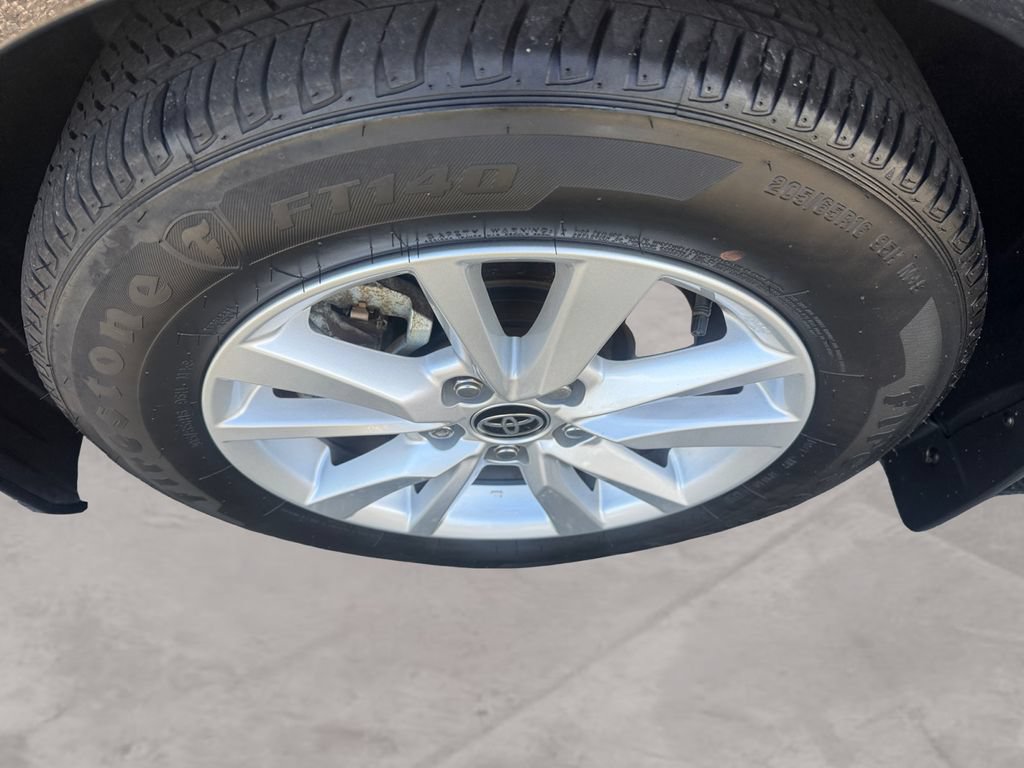 Used 2025 Toyota Camry LE w/ Convenience Package FWD image 14
