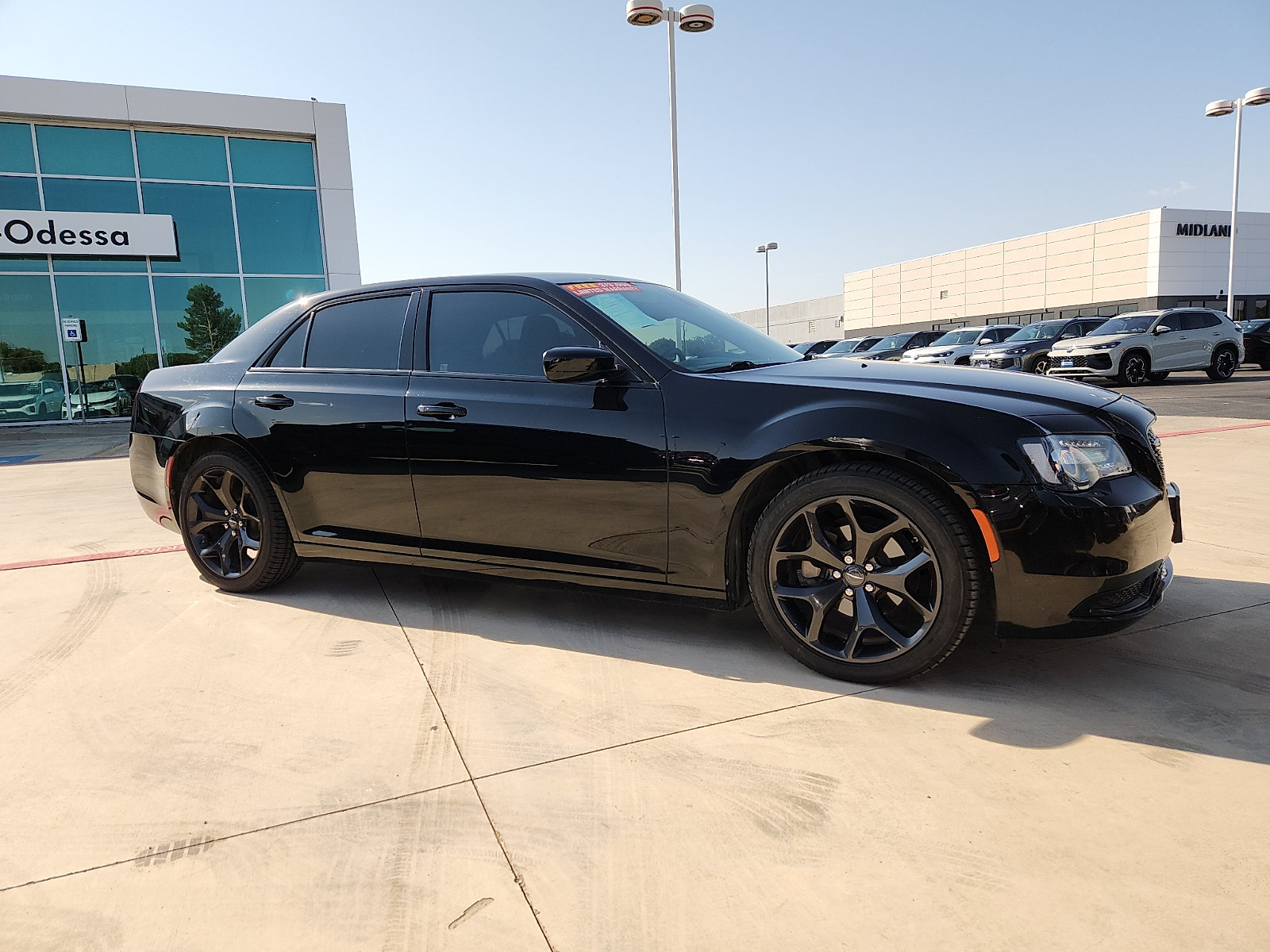 Used 2022 Chrysler 300 Touring w/ Sport Appearance Package RWD image 6