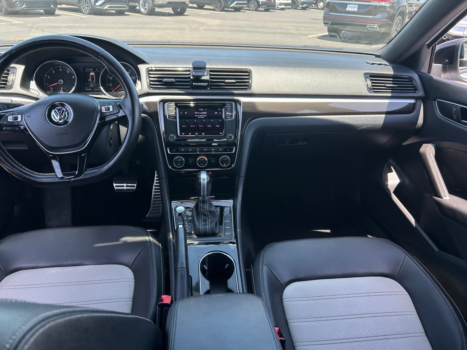 Used 2018 Volkswagen Passat GT FWD image 19