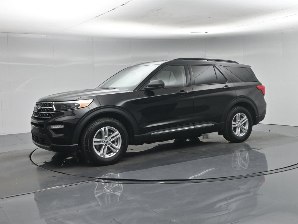 Certified 2023 Ford Explorer XLT w/ Equipment Group 202A RWD image 31