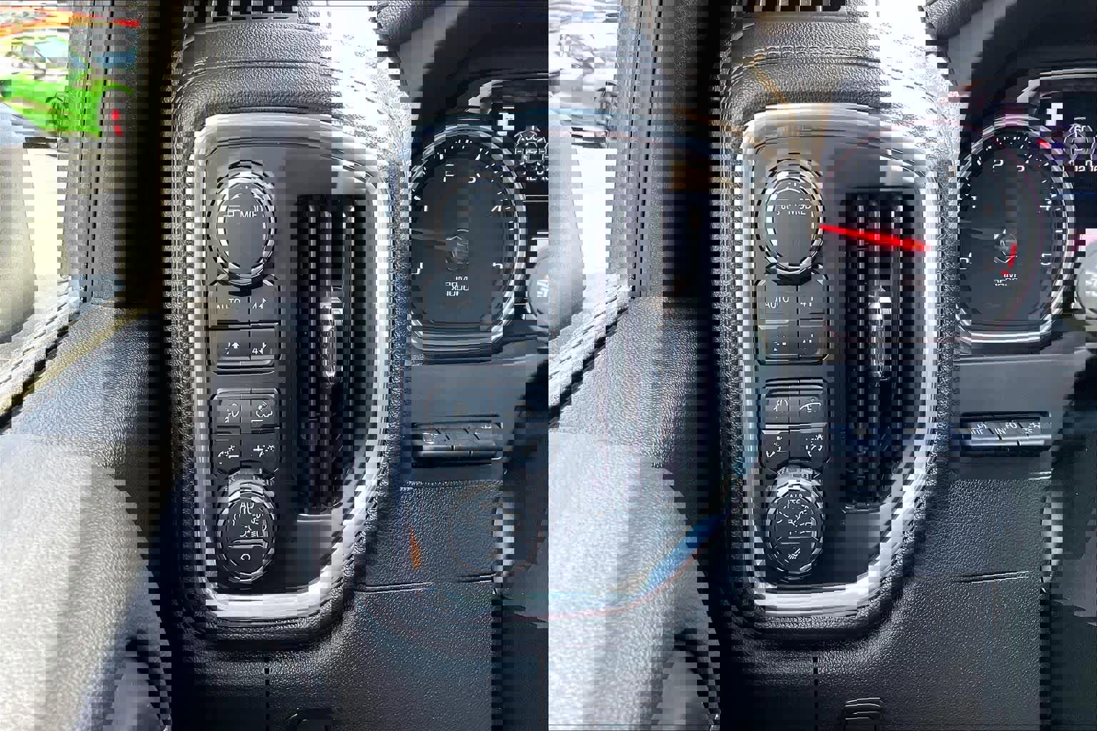 Used 2023 Chevrolet Silverado 3500 High Country image 32