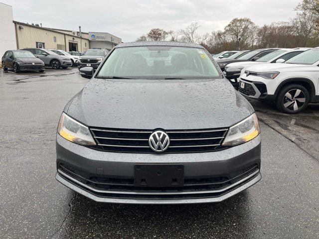 Used 2016 Volkswagen Jetta SE FWD image 3