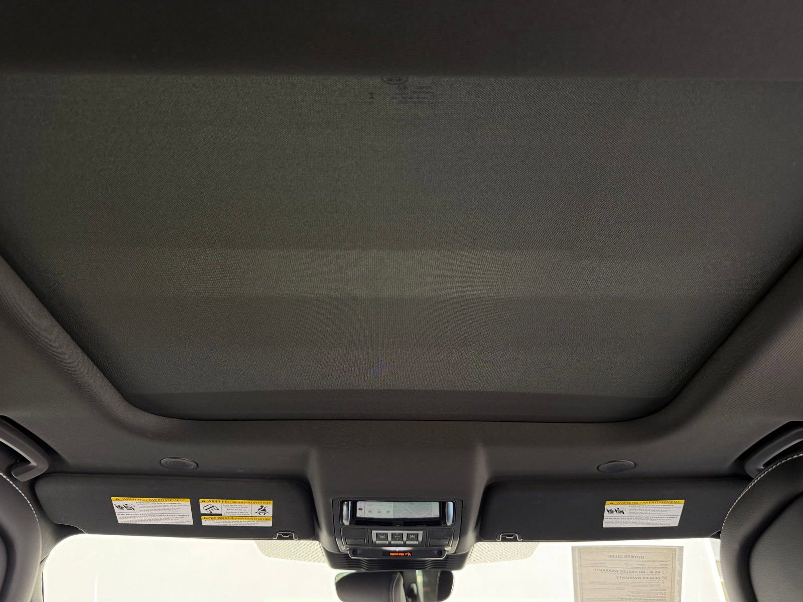 Used 2024 Land Rover Discovery Dynamic SE image 4