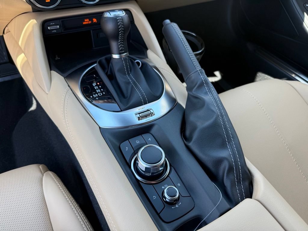 New 2026 MAZDA MX-5 Miata RF Grand Touring w/ Weather Package RWD image 26