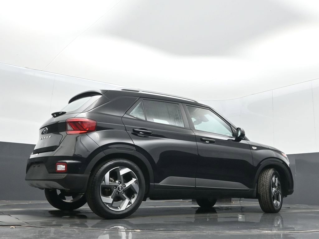 Used 2022 Hyundai Venue SEL image 36