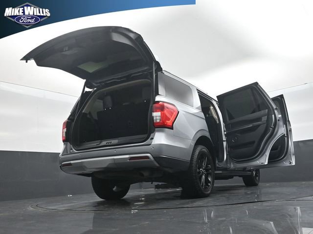 Used 2024 Ford Expedition XLT RWD image 29
