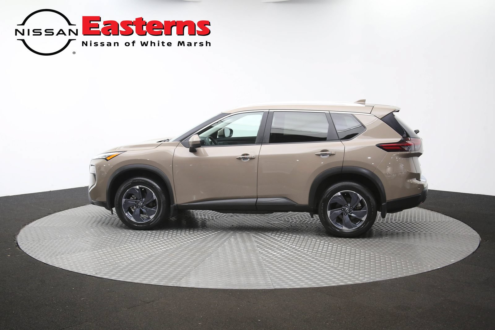 Used 2024 Nissan Rogue SV w/ SV Premium Package FWD image 60