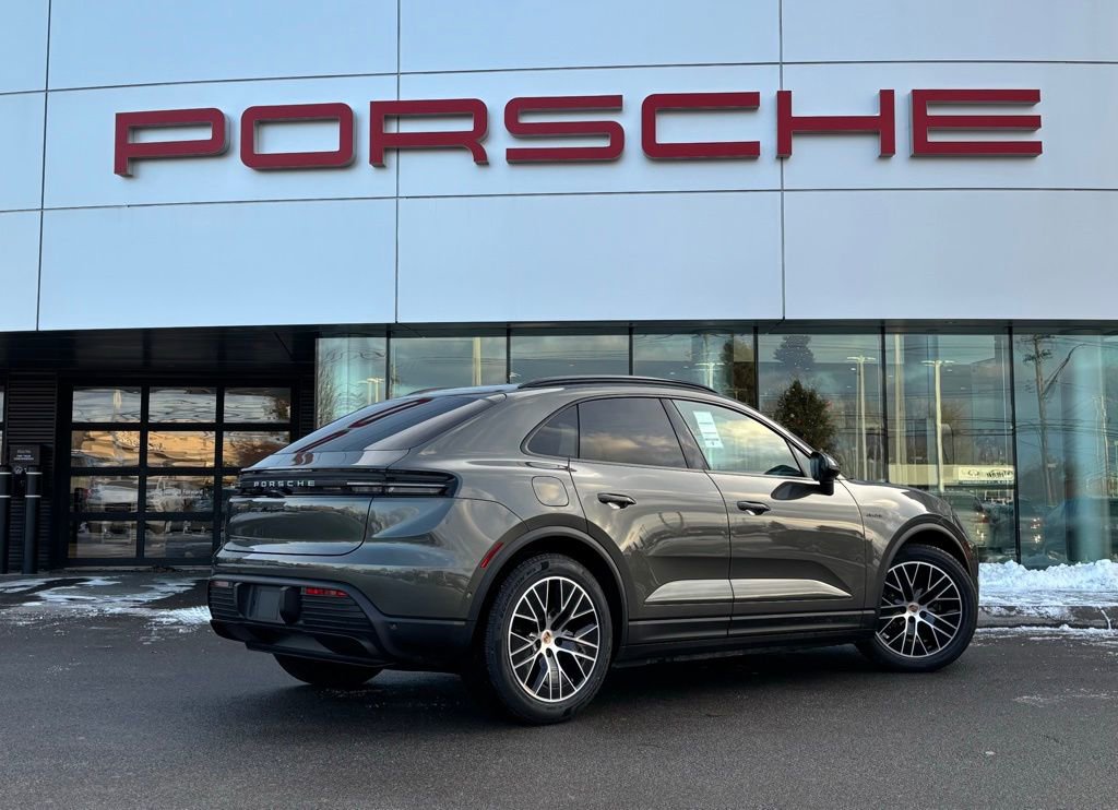 New 2025 Porsche Macan 4 Electric image 15