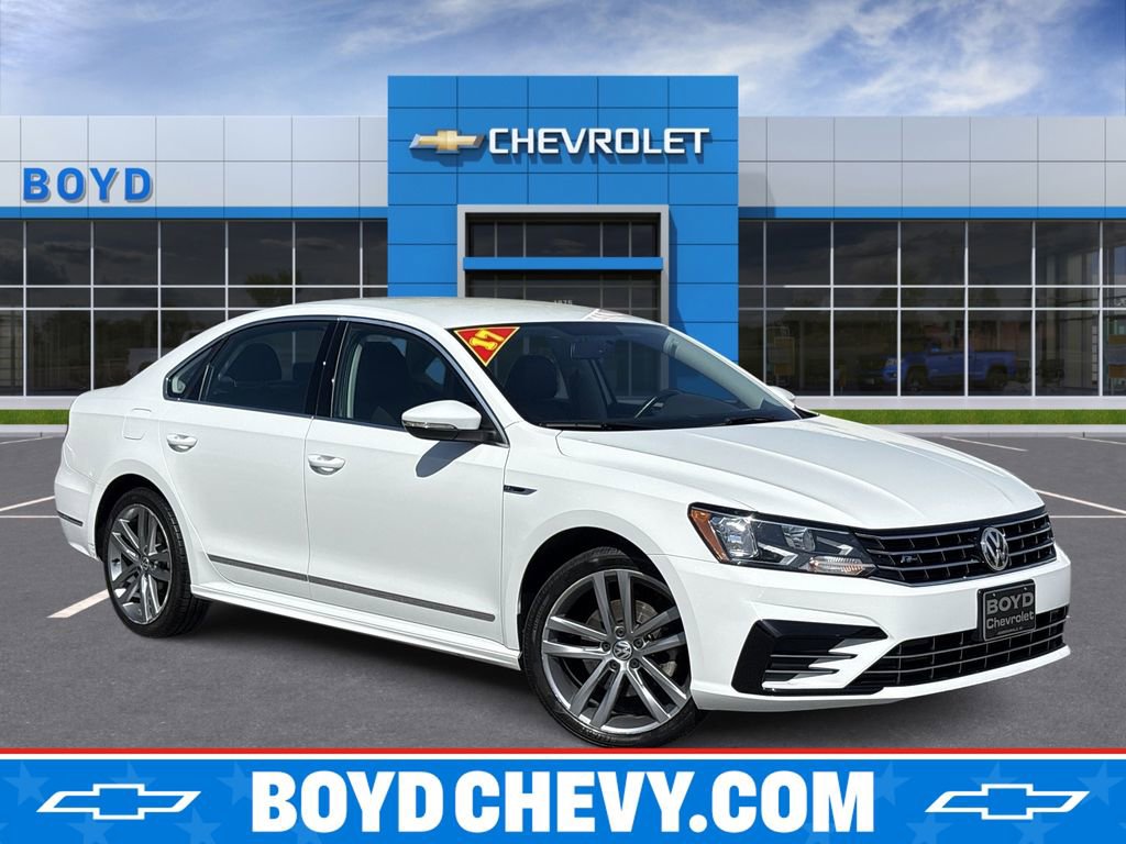 Used 2017 Volkswagen Passat 1.8T R-Line FWD image 1