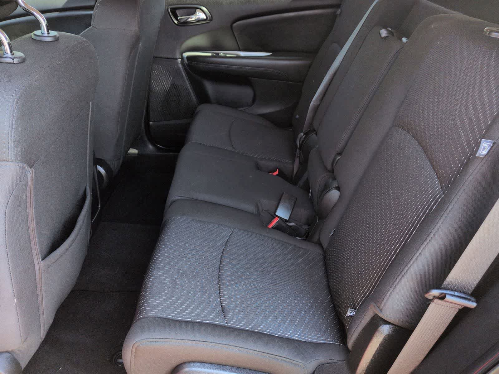 Used 2019 Dodge Journey SE FWD image 18