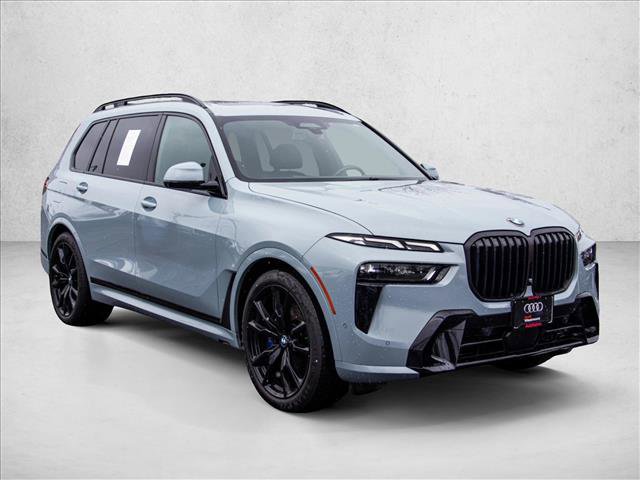 Used 2024 BMW X7 xDrive40i w/ Executive Package image 3