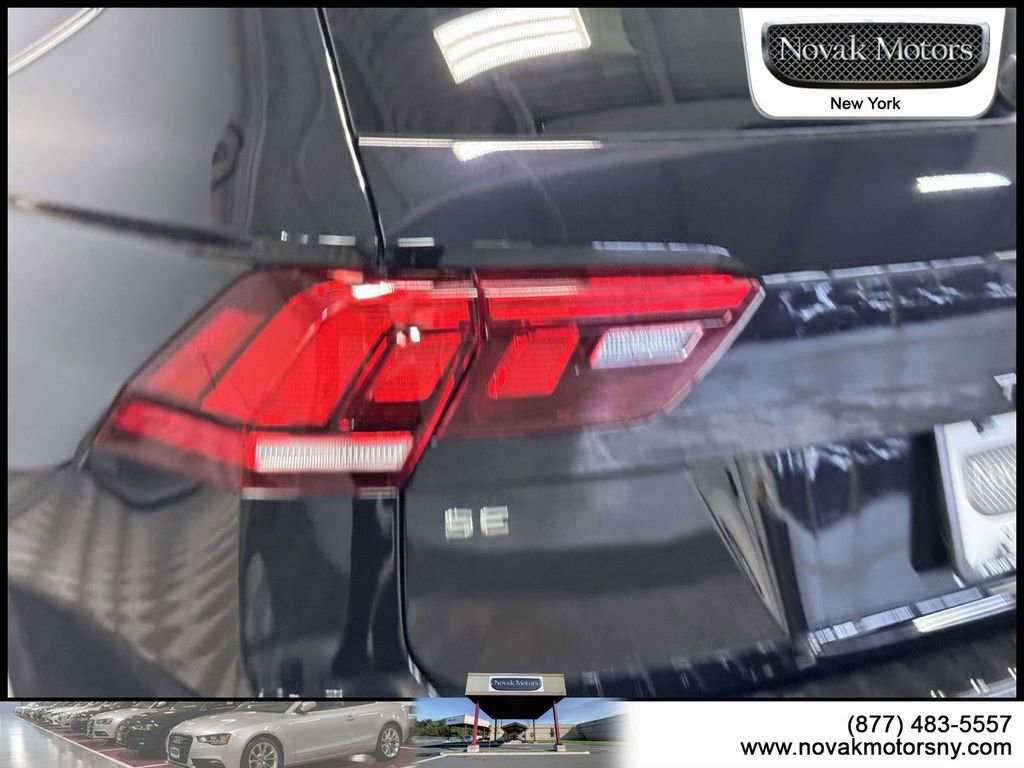 Used 2023 Volkswagen Tiguan SE R-Line AWD/4WD image 8