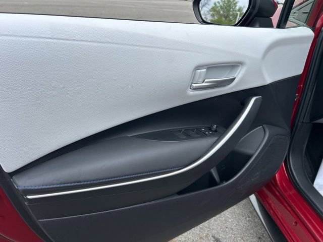 Used 2022 Toyota Corolla SE w/ SE Premium Package FWD image 11