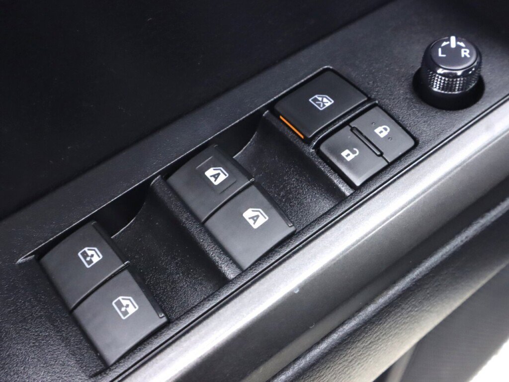 Used 2021 Toyota Tacoma TRD Off-Road image 24