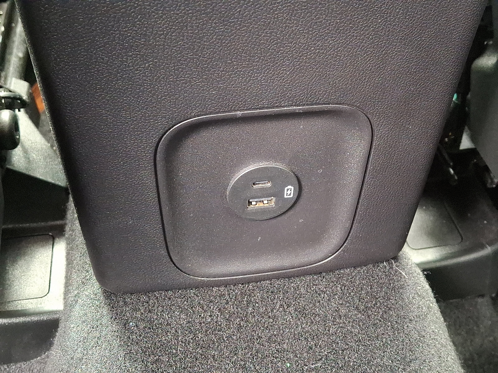 Used 2022 Ford Escape SE image 11