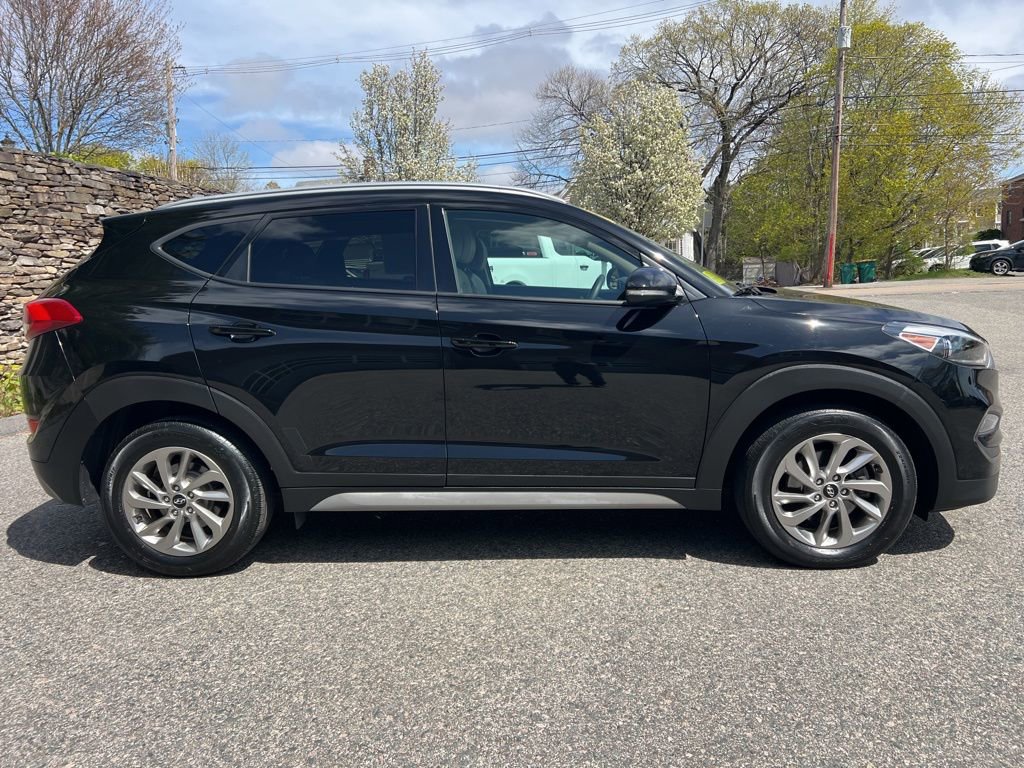 Used 2017 Hyundai Tucson SE Plus AWD/4WD image 6