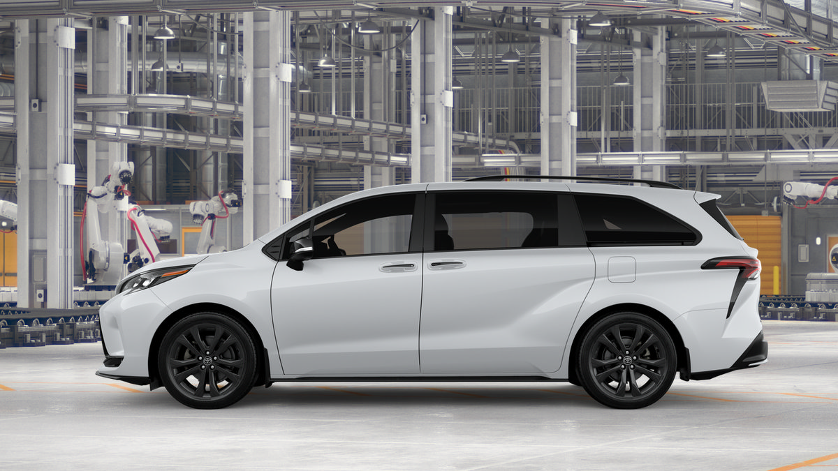 New 2026 Toyota Sienna XSE FWD image 4