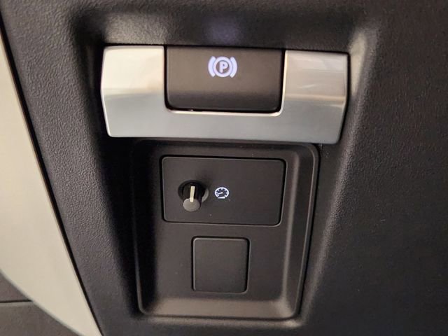 New 2026 Land Rover Defender 110 X-Dynamic SE image 21