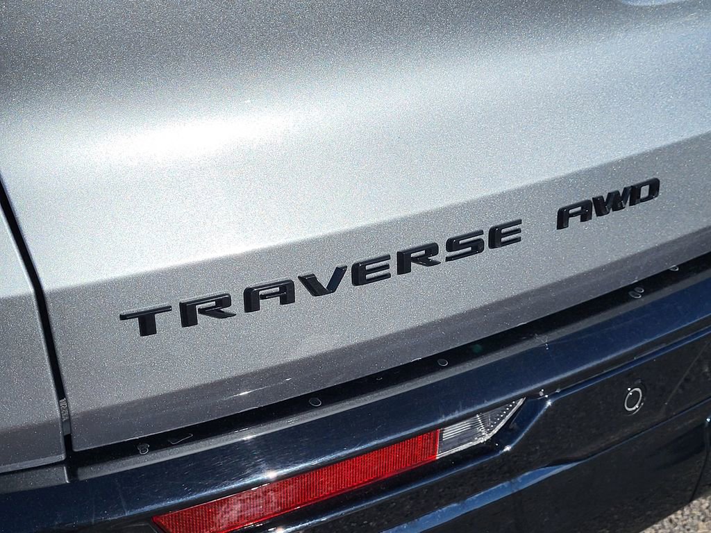 Used 2024 Chevrolet Traverse RS image 8