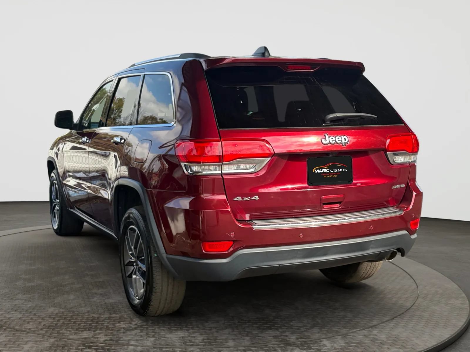 Used 2019 Jeep Grand Cherokee Limited AWD/4WD image 8