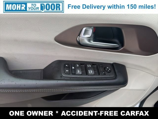 Used 2022 Chrysler Voyager LX FWD image 11