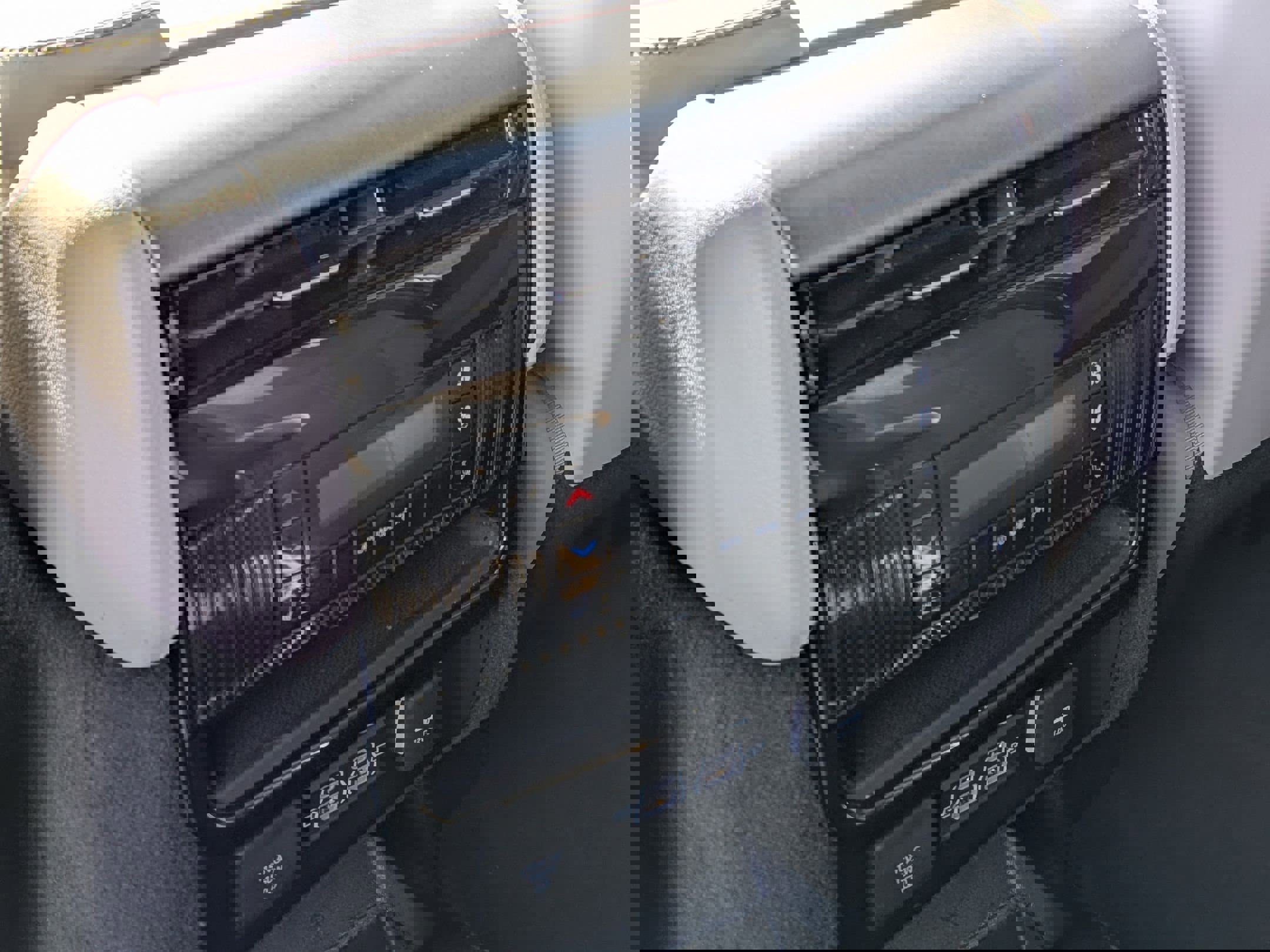 Certified 2025 Jeep Wagoneer Series III w/ Premium Group I image 25