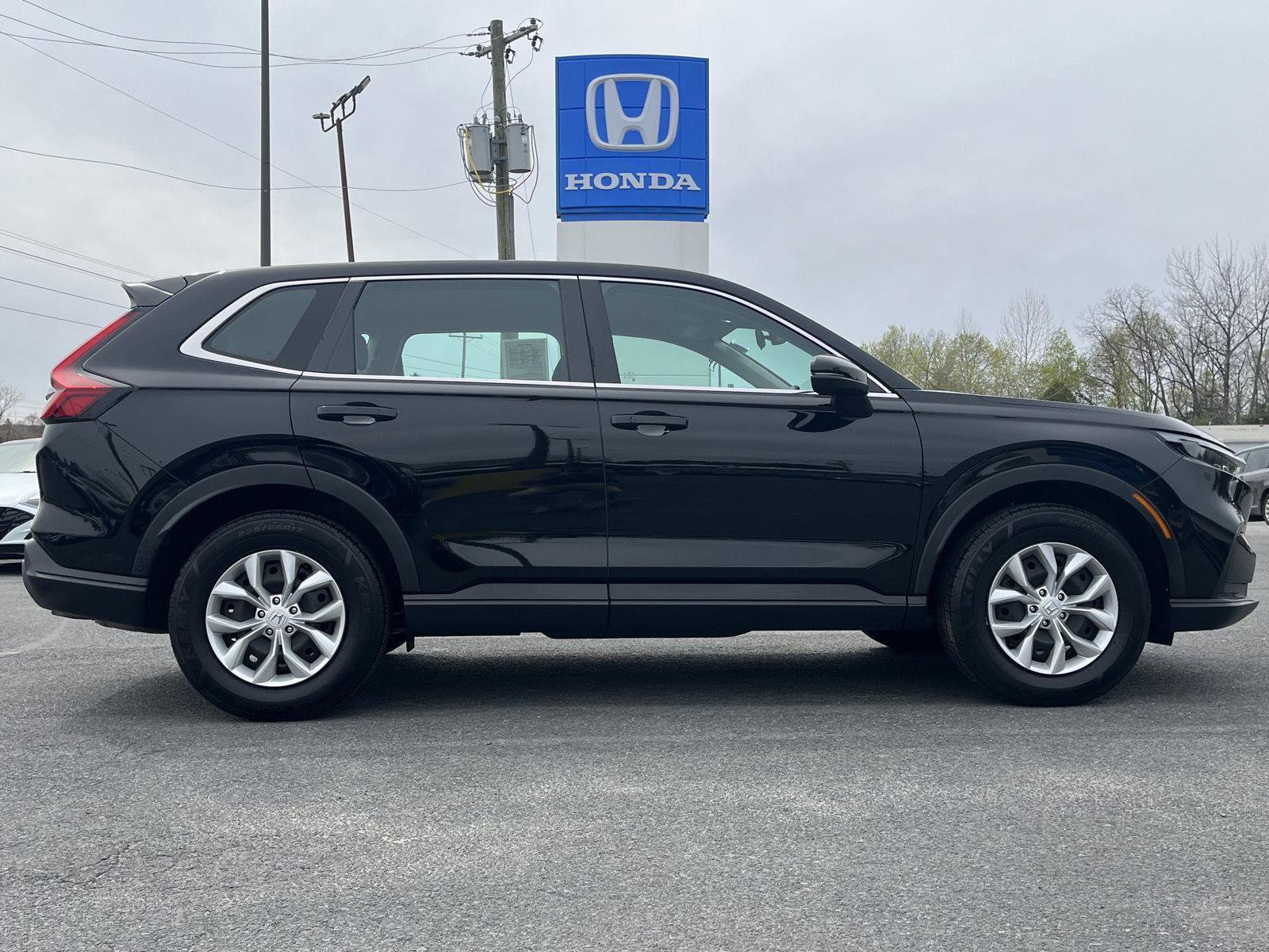 Certified 2023 Honda CR-V LX image 4