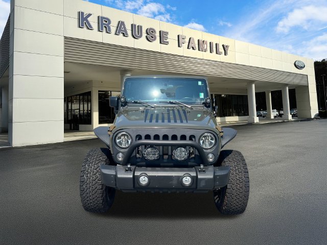 Used 2015 Jeep Wrangler Unlimited Sport w/ Max Tow Package AWD/4WD image 2