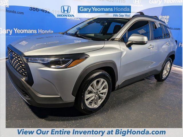 Used 2022 Toyota Corolla Cross LE image 10