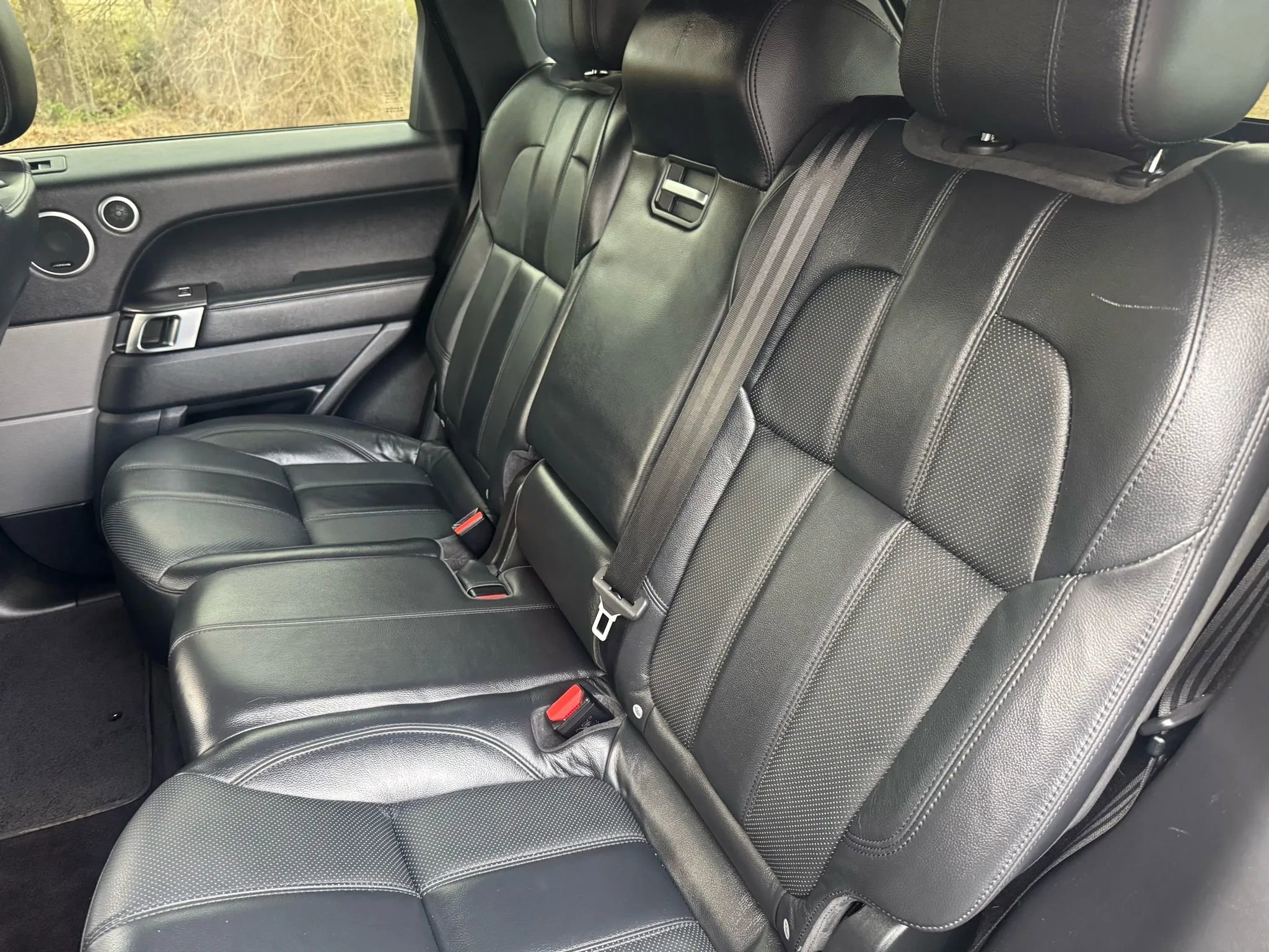 Used 2016 Land Rover Range Rover Sport SE image 23