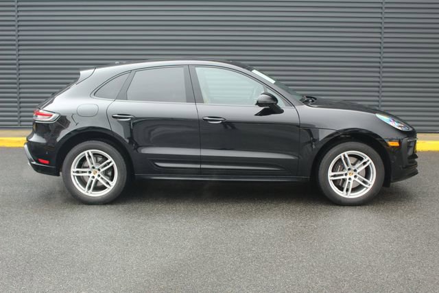 Certified 2025 Porsche Macan image 9