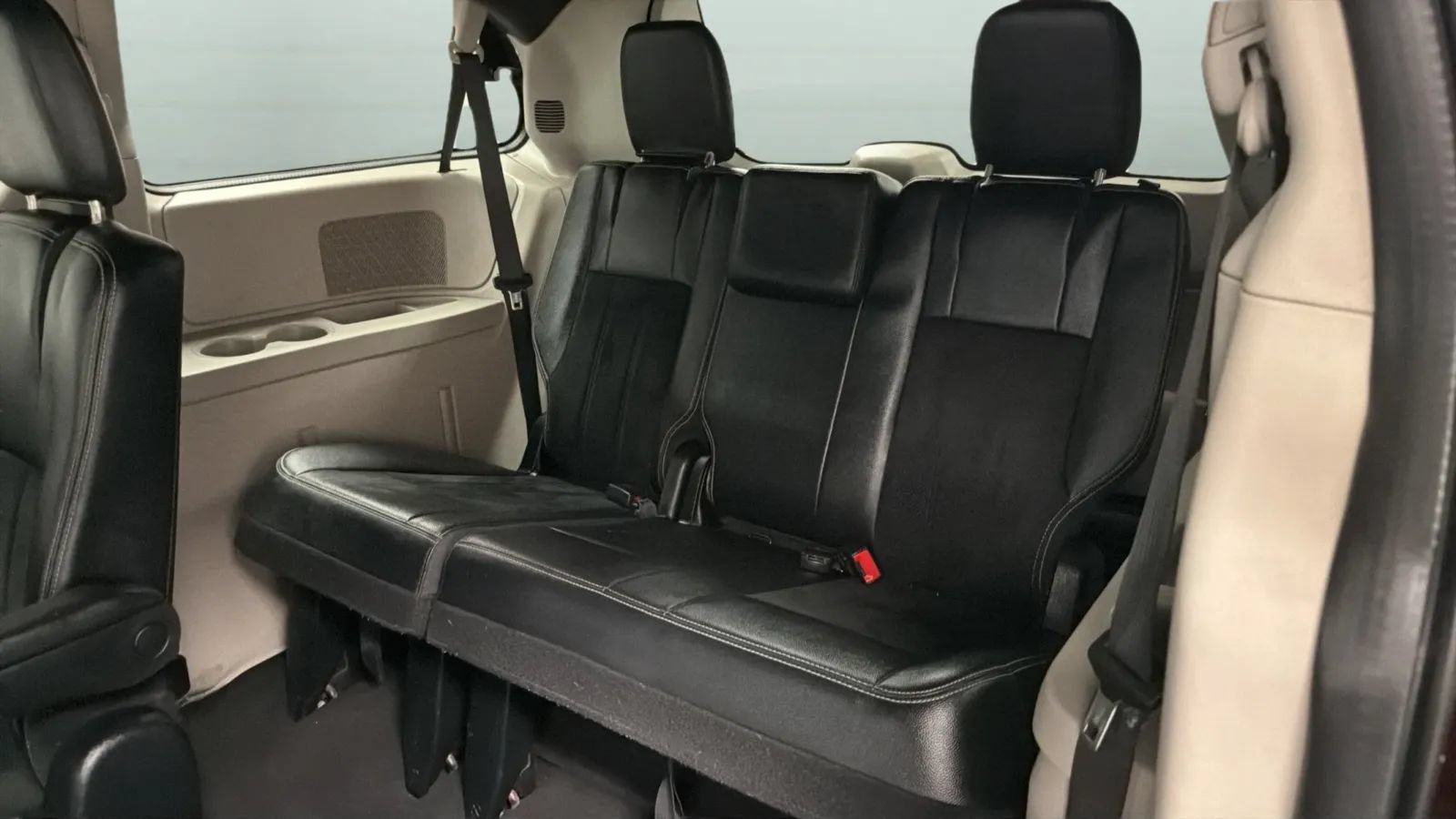 Used 2018 Dodge Grand Caravan SXT FWD image 21