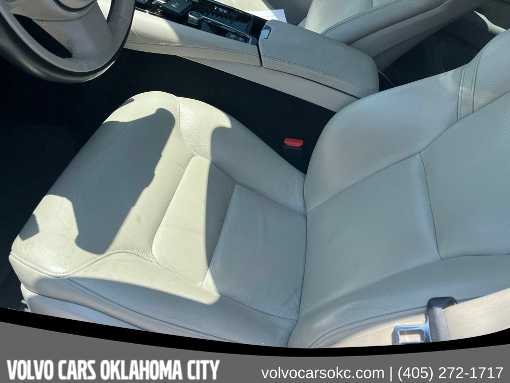 Used 2022 Volvo S60 T8 R-Design Expression w/ Premium Package AWD/4WD image 11