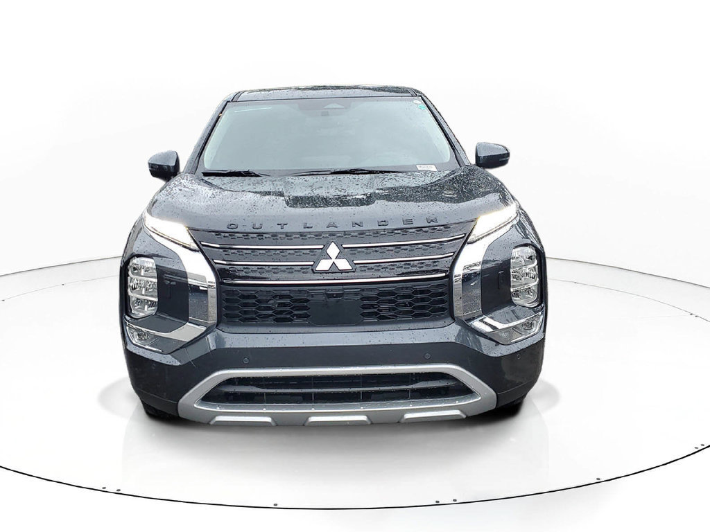 Used 2025 Mitsubishi Outlander SE AWD/4WD image 2