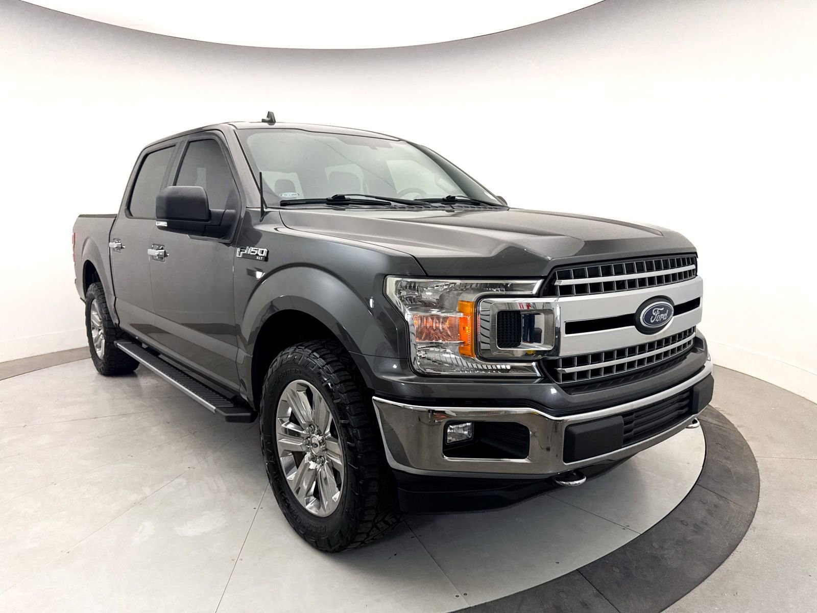 Used 2018 Ford F150 XLT w/ Equipment Group 302A Luxury AWD/4WD image 12