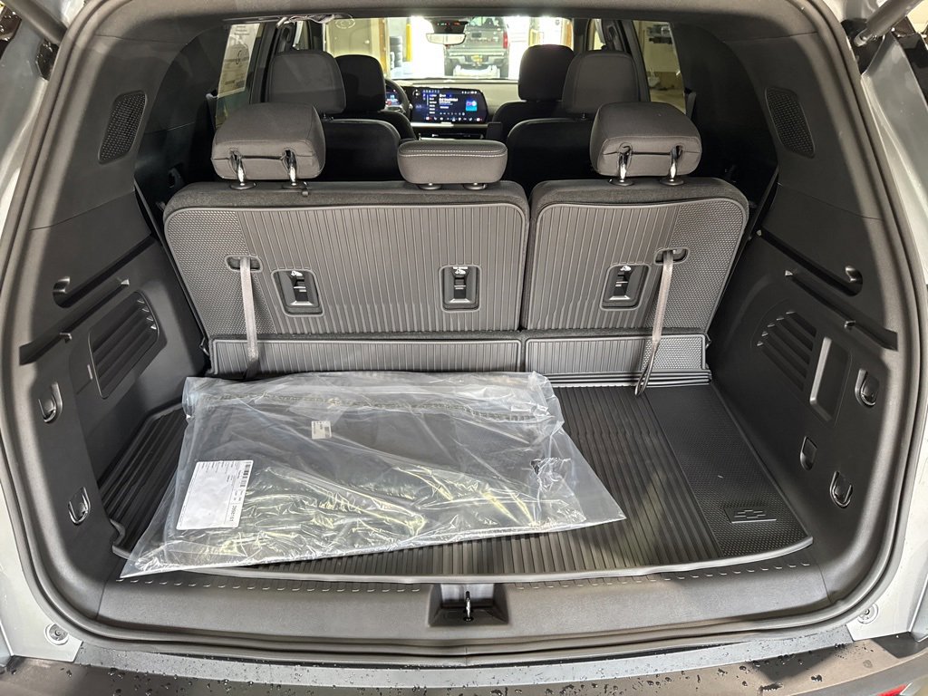 New 2026 Chevrolet Traverse LT w/ Driver Confidence Package image 12