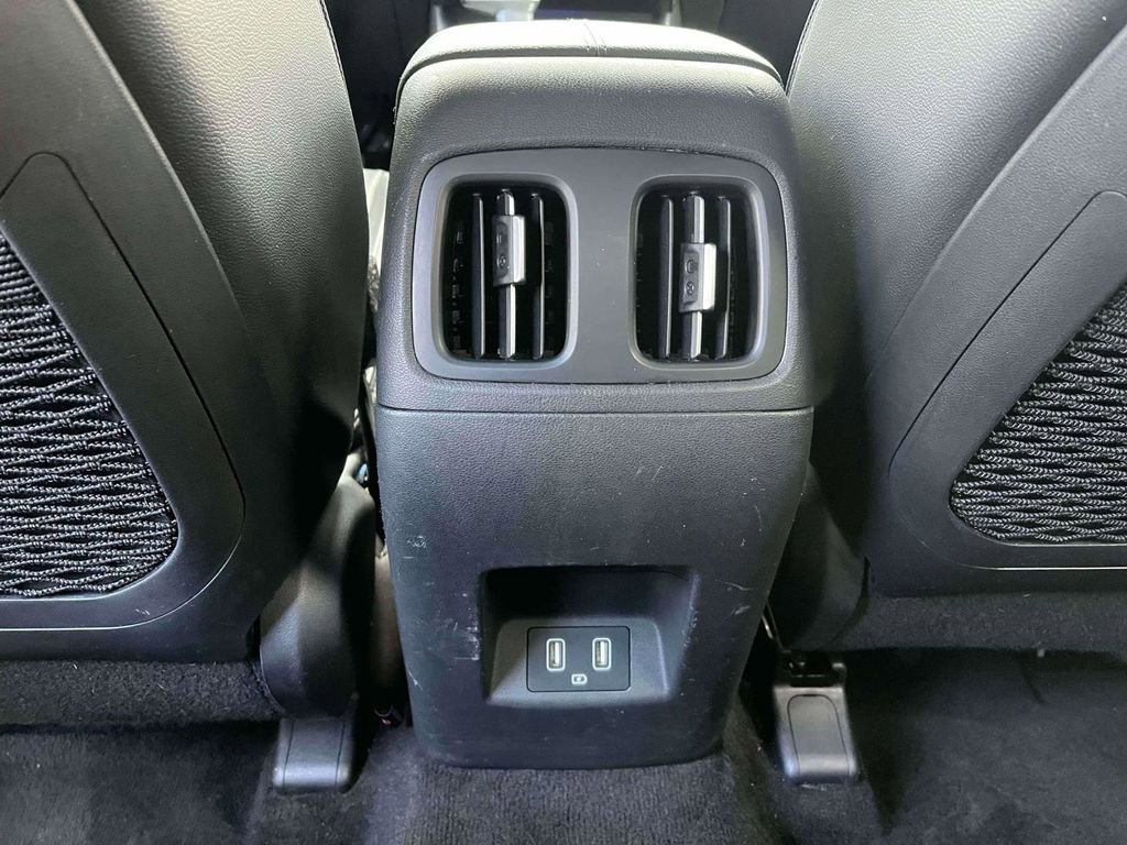 Used 2022 Hyundai Santa Cruz Limited image 4