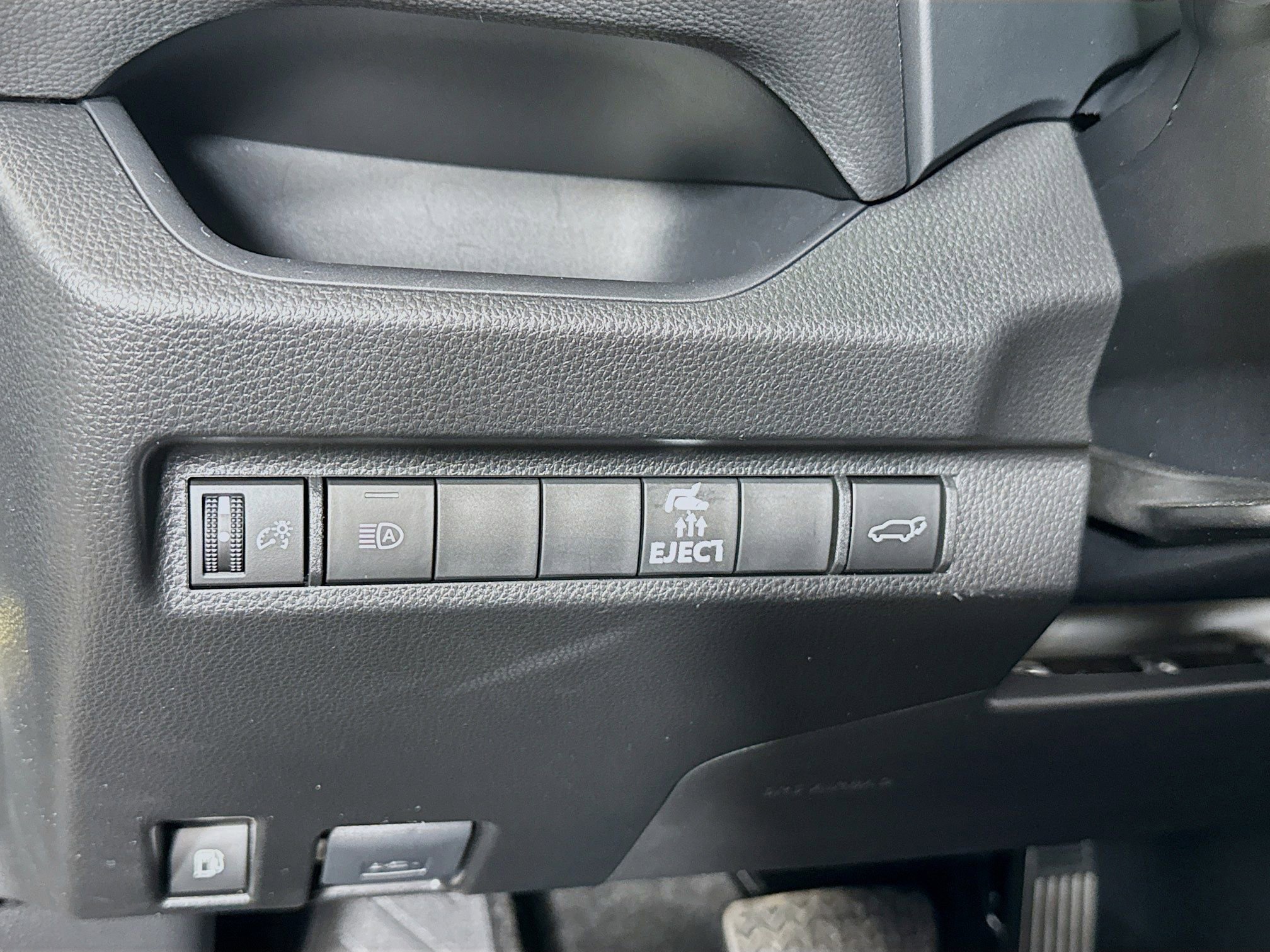 Certified 2023 Toyota RAV4 XLE Premium AWD/4WD image 11