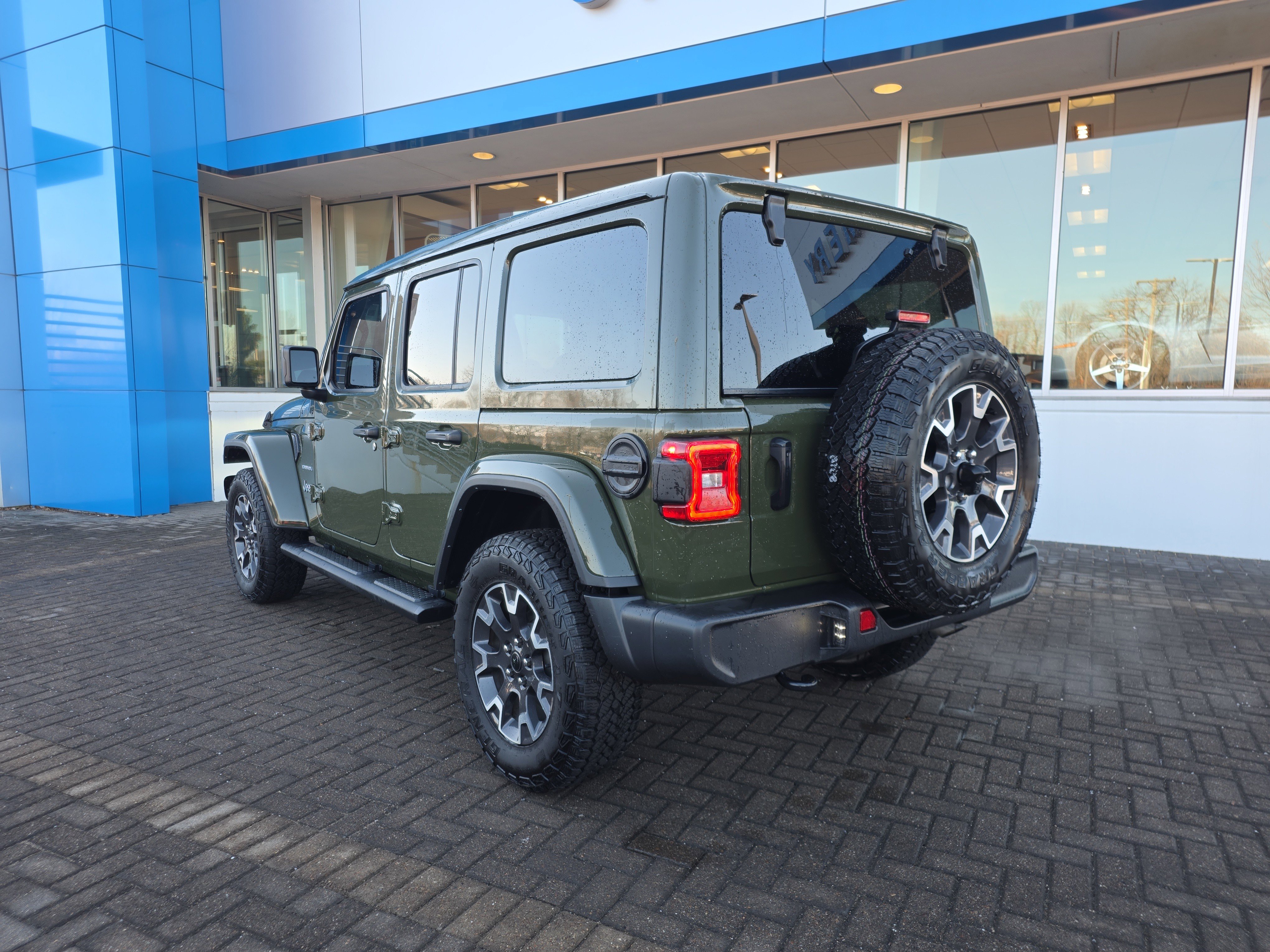 Used 2024 Jeep Wrangler Sahara w/ Technology Group image 3