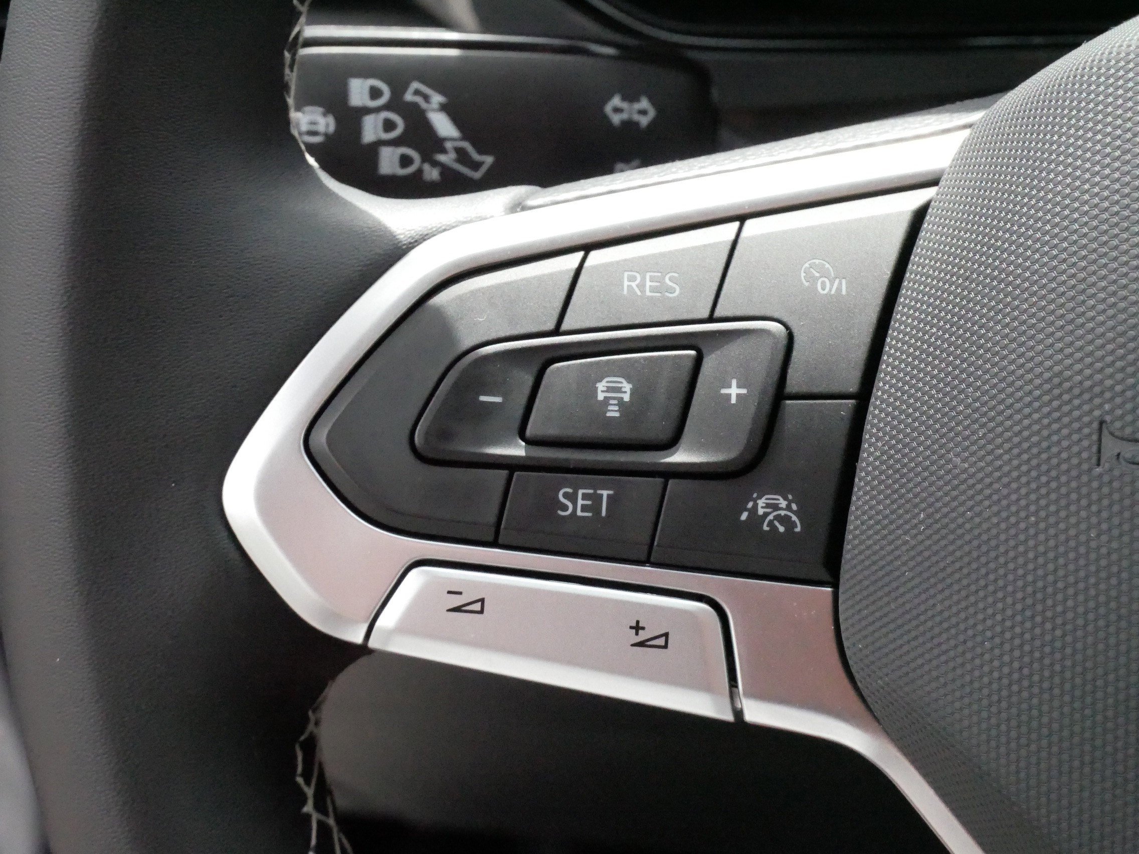 Certified 2023 Volkswagen Taos SEL AWD/4WD image 26