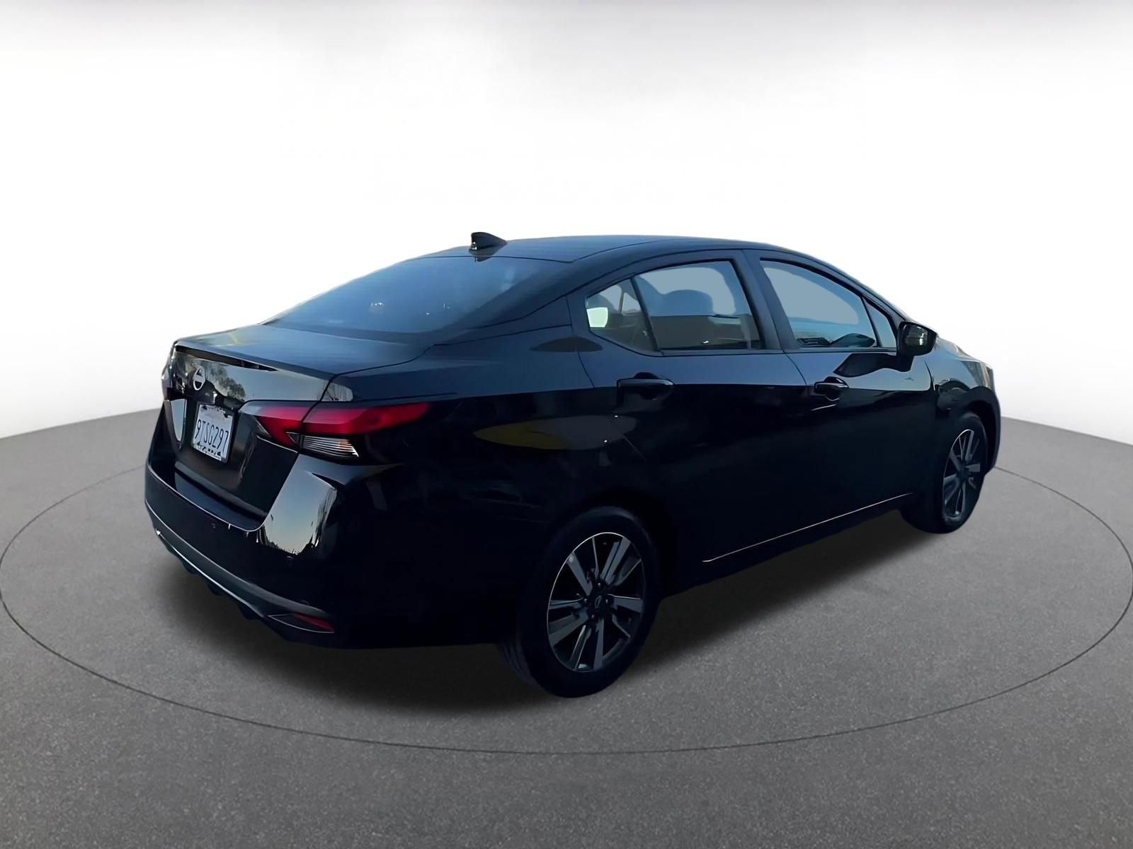 Used 2025 Nissan Versa SV image 14