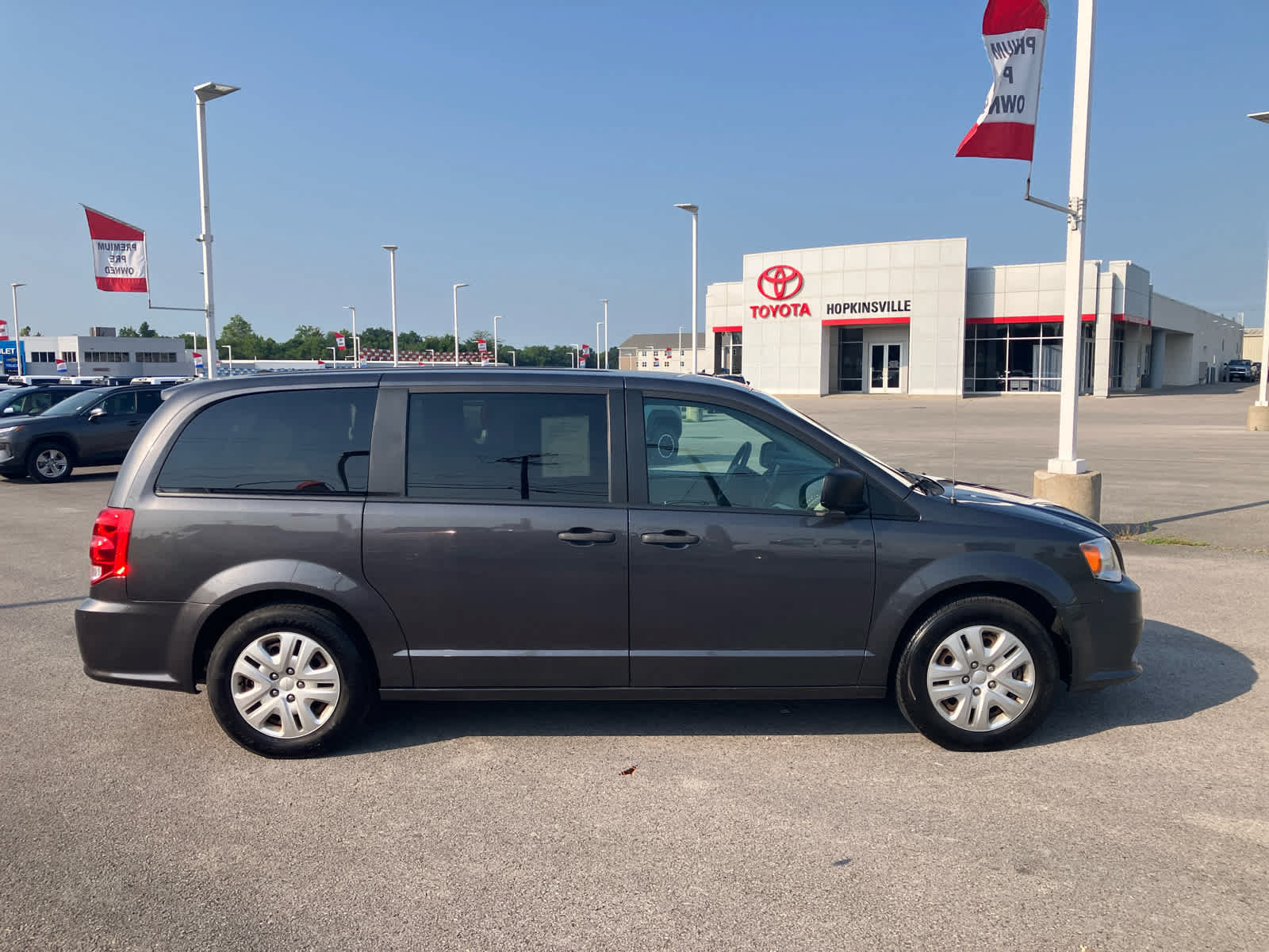Used 2019 Dodge Grand Caravan SE FWD image 8